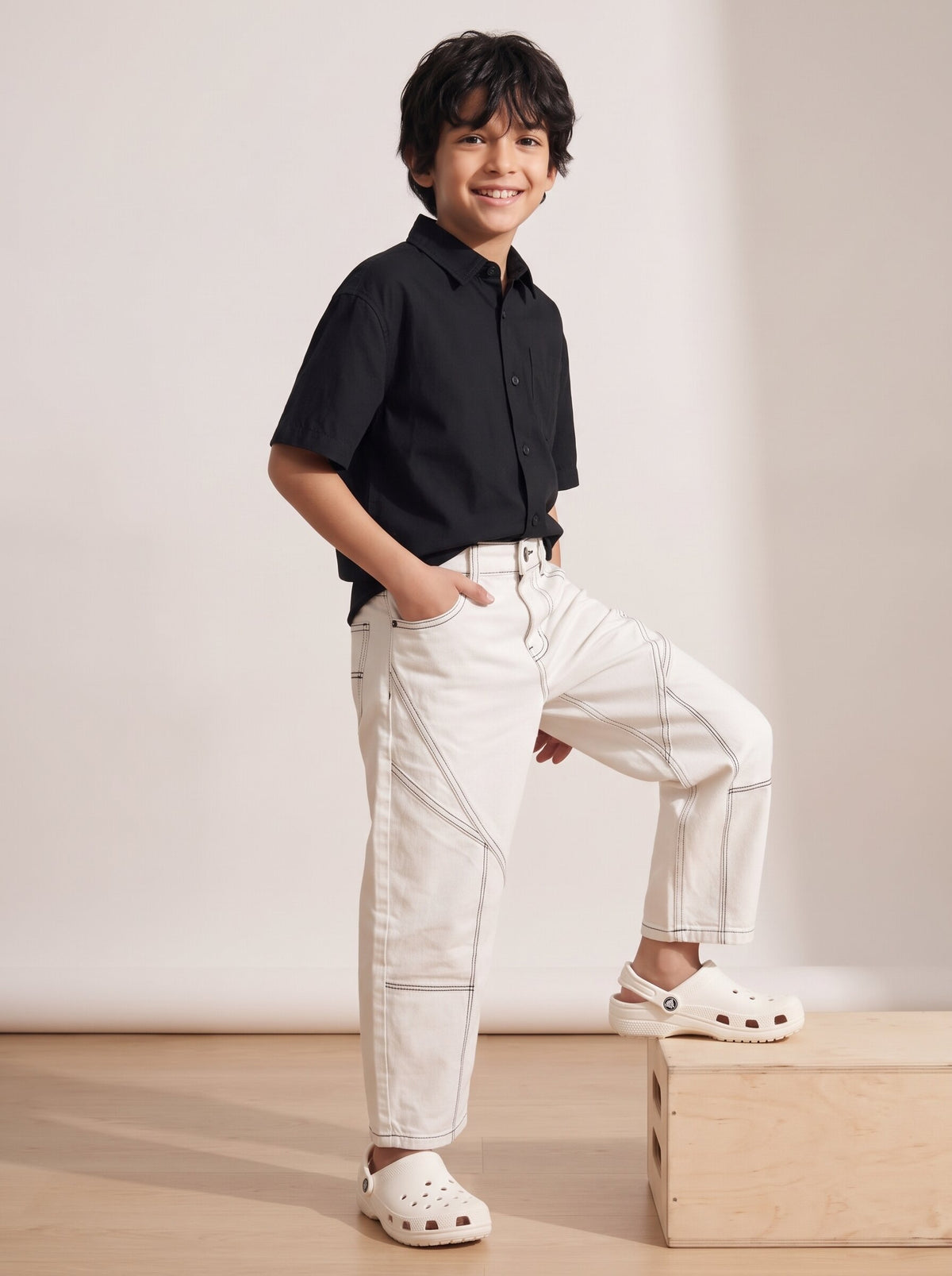 Boys White Lycra Solid Balloon Fit Jeans